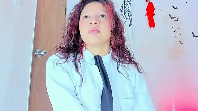 Czat XXX na żywo – Emily_Coper18