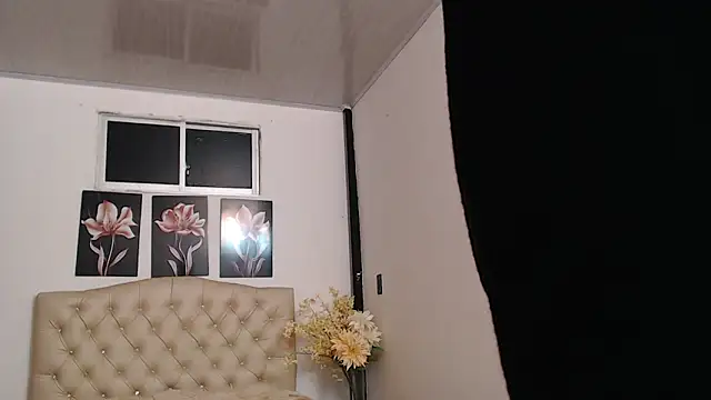 pinky_f00x: онлайн-секс-чат