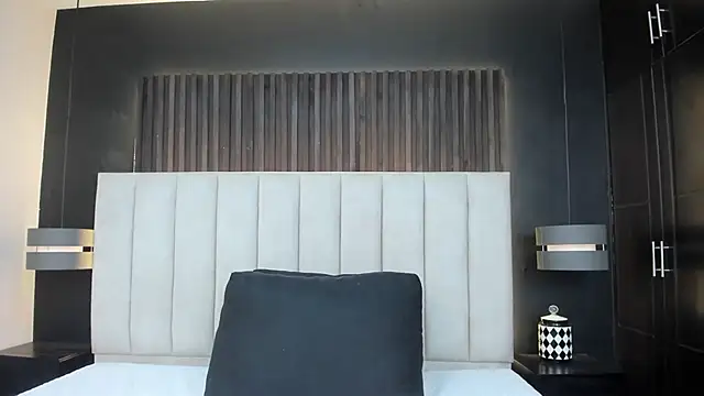 _Dania_Moore_ Webcam show