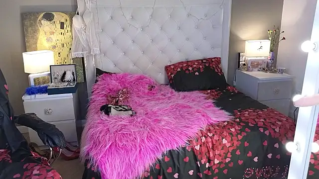 RoxalanaStar Adlı Modelin Canlı XXX Sohbeti