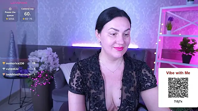 VelvetLuck Adlı Modelin Canlı XXX Sohbeti