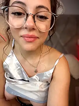 Show modela TeaseDollXXX na web-kameri