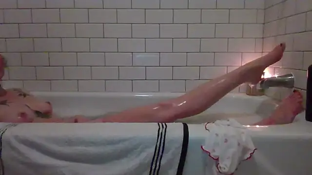 tattedsweets01's Webcam Show