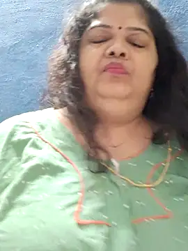 tamilthanushri Webcam-Show