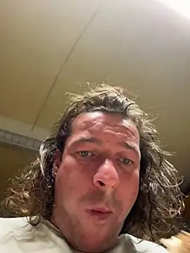 miguel910921's Webcam Show