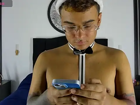 OliverFuck: διαδικτυακό σόου στην κάμερα