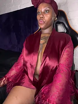 دردشة QUEEN_NOBUHLE_FEMDOM_777 الجنسية المباشرة