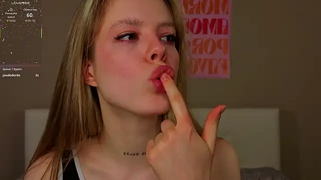 Chat +18 de TiffinyMergist ao vivo