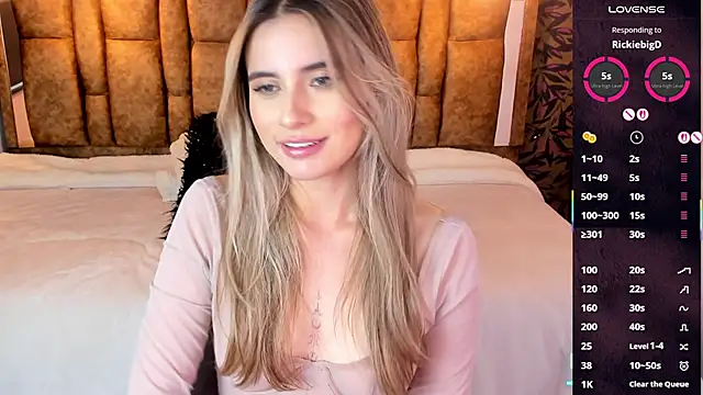 KiaraCarter: вебкам-шоу