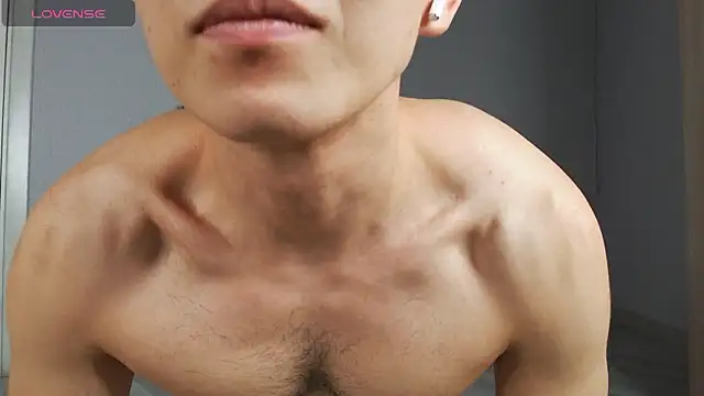 Chat XXX en directo de KaiChicken