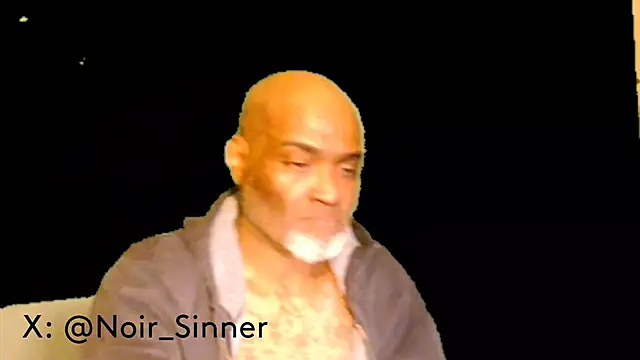 sinnernoir: διαδικτυακό σόου στην κάμερα