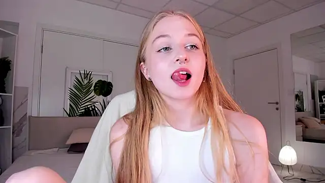 MiaMews Live XXX-chat