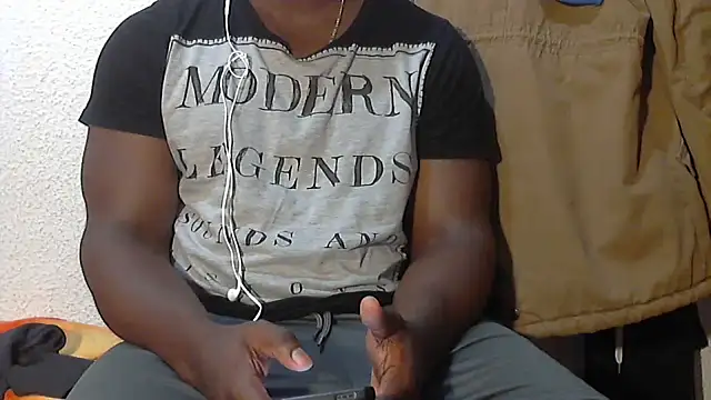 Pokazy przed kamerką – mmoiblack