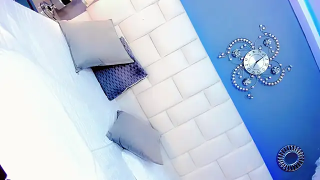 Kisses_Sophia – Live XXX-chat