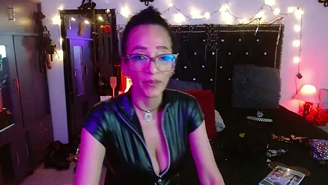 دردشة AmelieMartinez الجنسية المباشرة