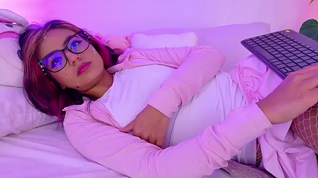 Sembang XXX Secara Langsung emily_bank