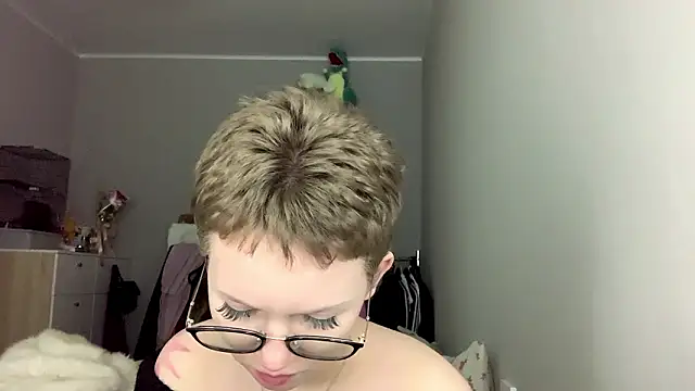 makeyousense élő XXX-chatje