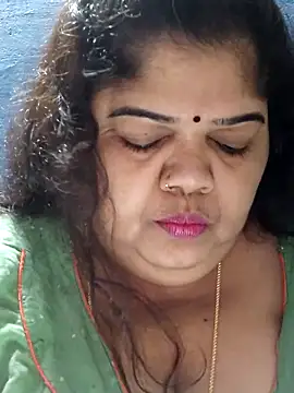 tamilthanushri élő XXX-chatje