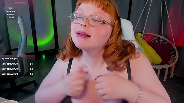 LottieReed Adlı Modelin Canlı XXX Sohbeti