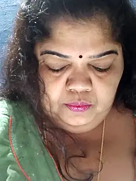 tamilthanushri Webcam-Show