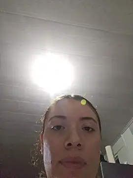 valery_mora 现场XXX聊天