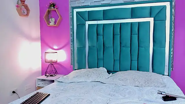 LORENSCOLLINS Adlı Modelin Canlı XXX Sohbeti