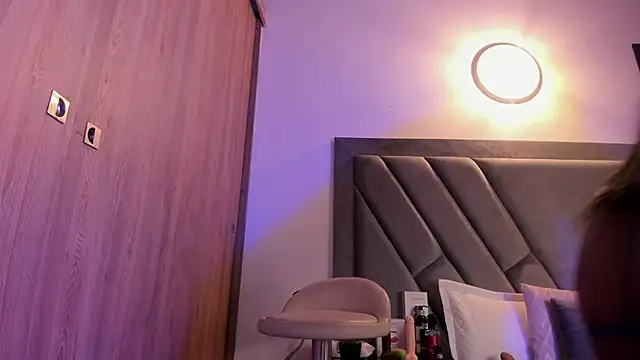 brenda_nova18のライブXXXチャット