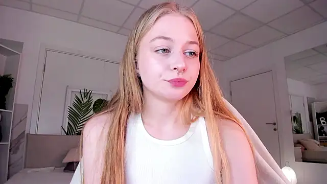 MiaMews Live XXX Chat