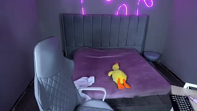 Emma_Lirys Chat XXX in diretta