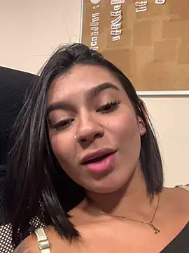 AlyssaRay Adlı Modelin Canlı XXX Sohbeti