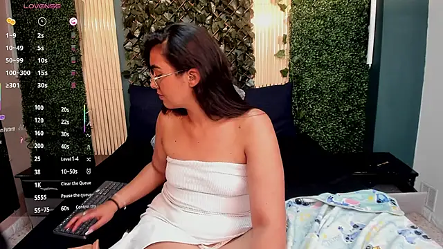 Pau_vega_ Adlı Modelin Canlı XXX Sohbeti