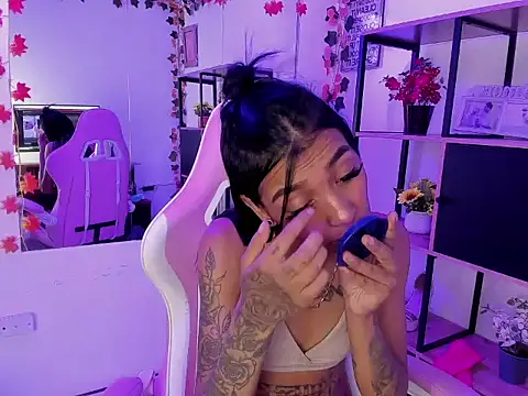 KarlaSlutSkinny__ Live XXX-chat