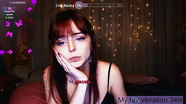 ArianaLight Adlı Modelin Canlı XXX Sohbeti