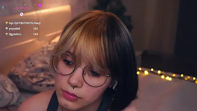 Онлайн чат XXX KellePourier