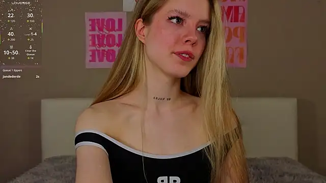 TiffinyMergist: вебкам-шоу