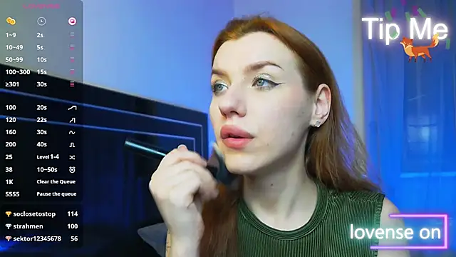 Show modela MeganNewCat na web-kameri