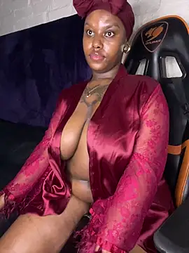 Pokazy przed kamerką – QUEEN_NOBUHLE_FEMDOM_777