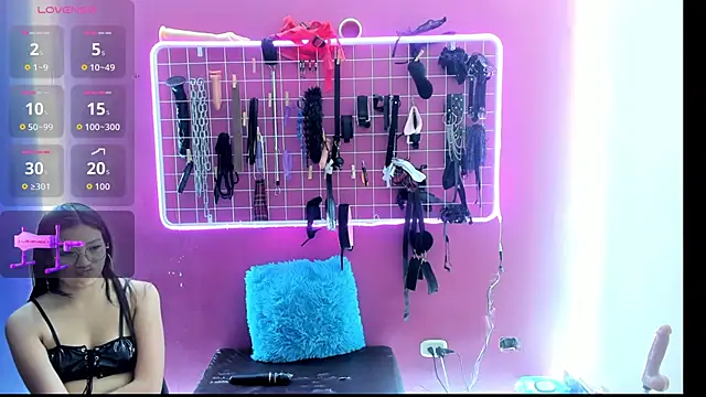 Mistress_Megan_BDSM webkamerás műsora