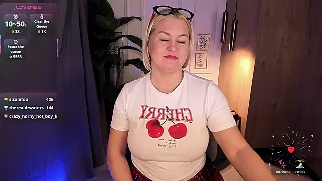 YolandaKiss Live XXX Chat