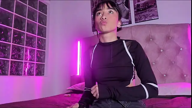 Alahia_rosee Chat XXX in diretta