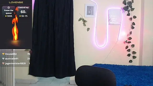 Nika_1_'s Live XXX Chat