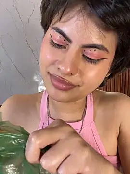 Chatroom XXX en direct de Eva_Feller69