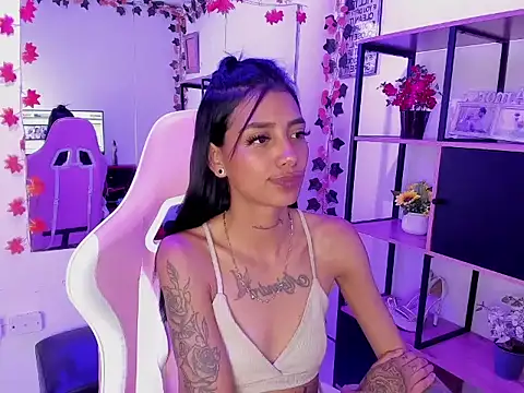 KarlaSlutSkinny__: онлайн-секс-чат