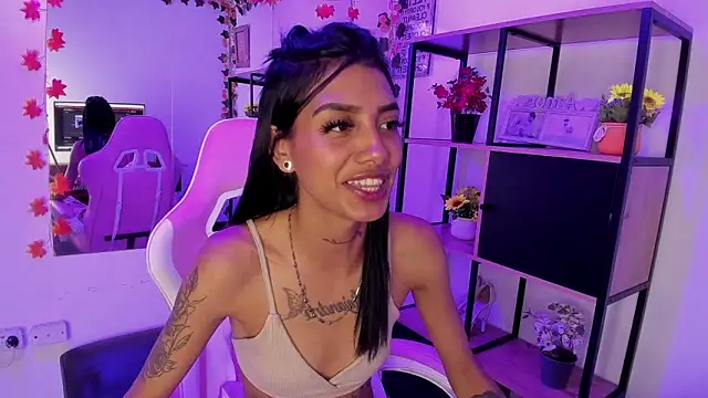 KarlaSlutSkinny__のライブXXXチャット