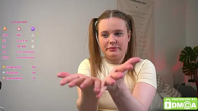 Agatha_Gris Adlı Modelin Canlı XXX Sohbeti