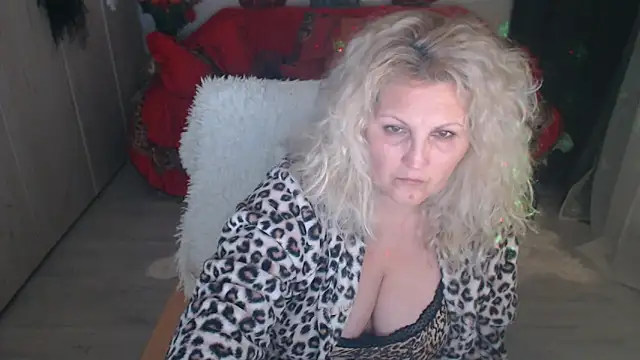 دردشة Divineblond الجنسية المباشرة