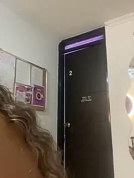 ISIS17_EF live XXX chat