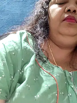 tamilthanushri's Live XXX Chat