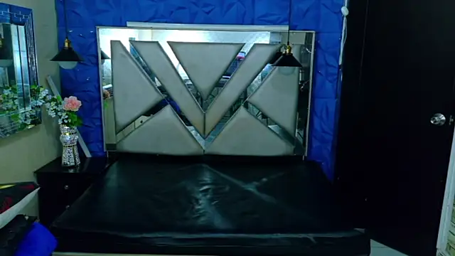 TemptationDual Webcam show