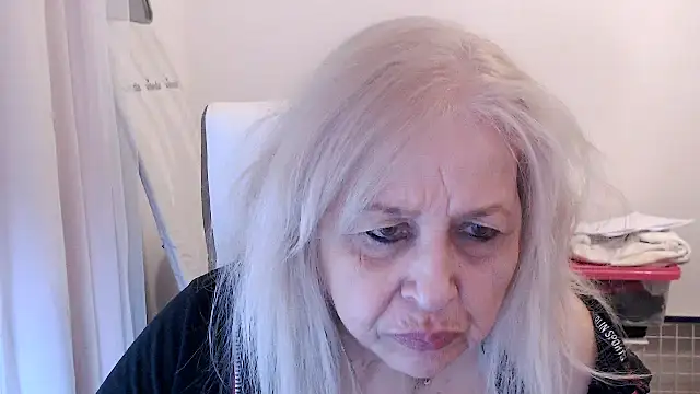 SusiLifeXXX Adlı Modelin Canlı XXX Sohbeti